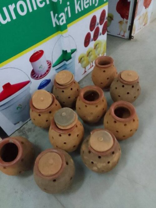 Brooding Pots